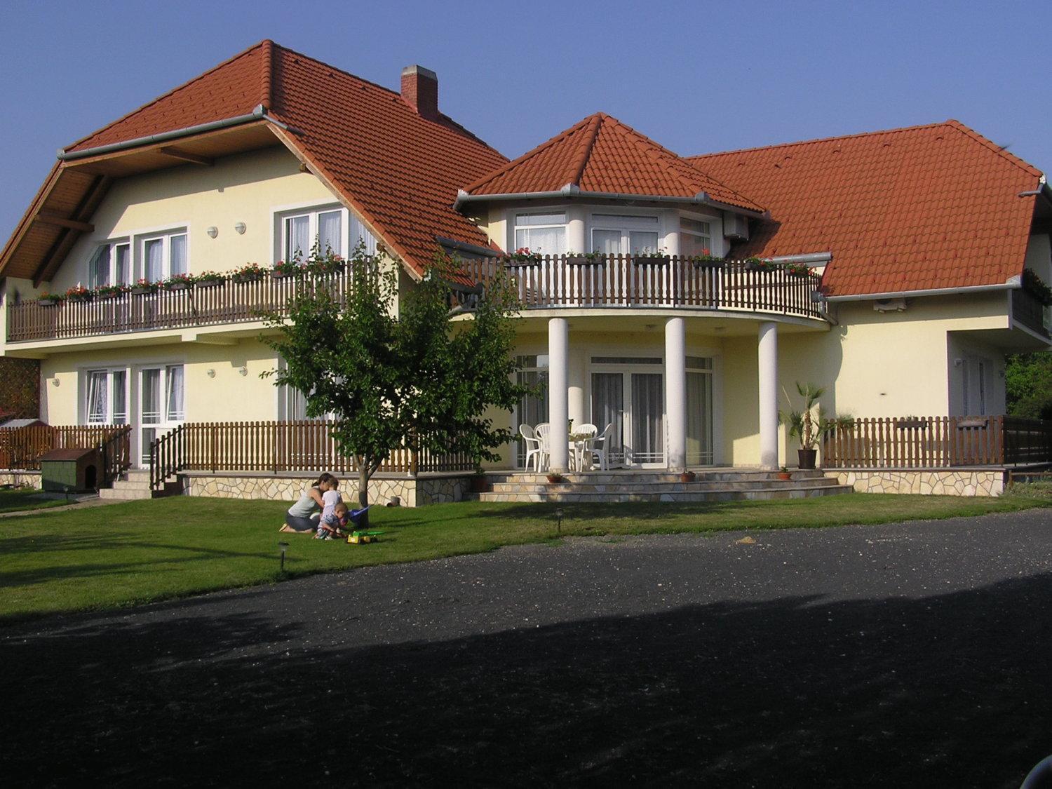 Szaloky Apartmanhaz Gyenesdias Ngoại thất bức ảnh