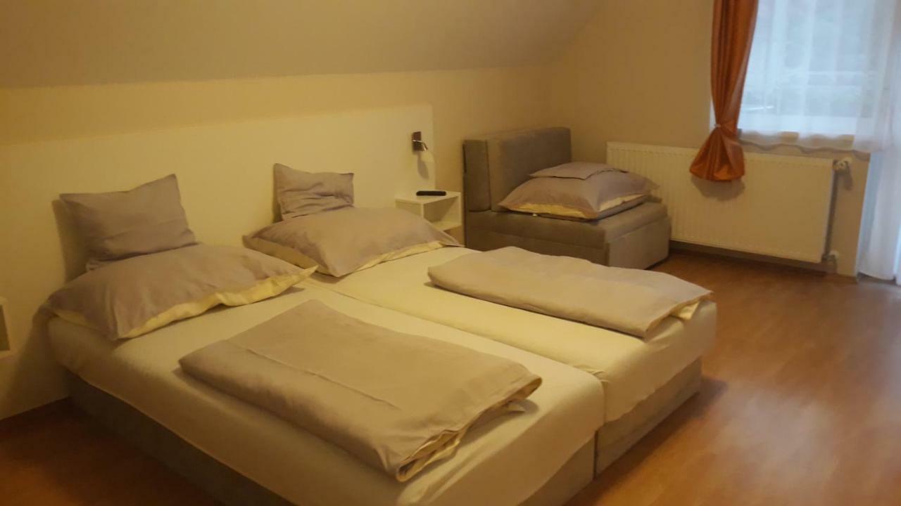 Szaloky Apartmanhaz Gyenesdias Ngoại thất bức ảnh